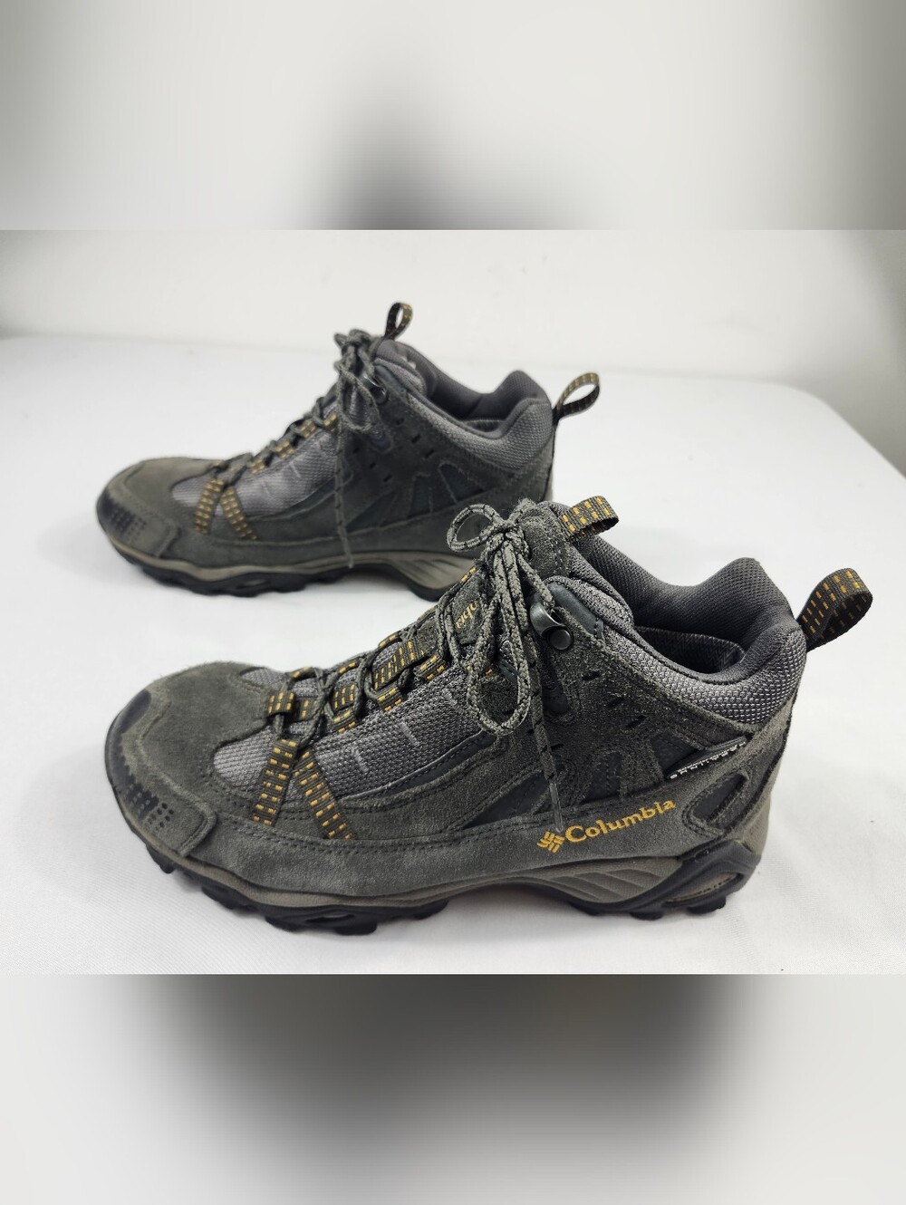 Columbia Men's 7.5 M Gray and Yellow Hiking Boots - Picture 3 of 9